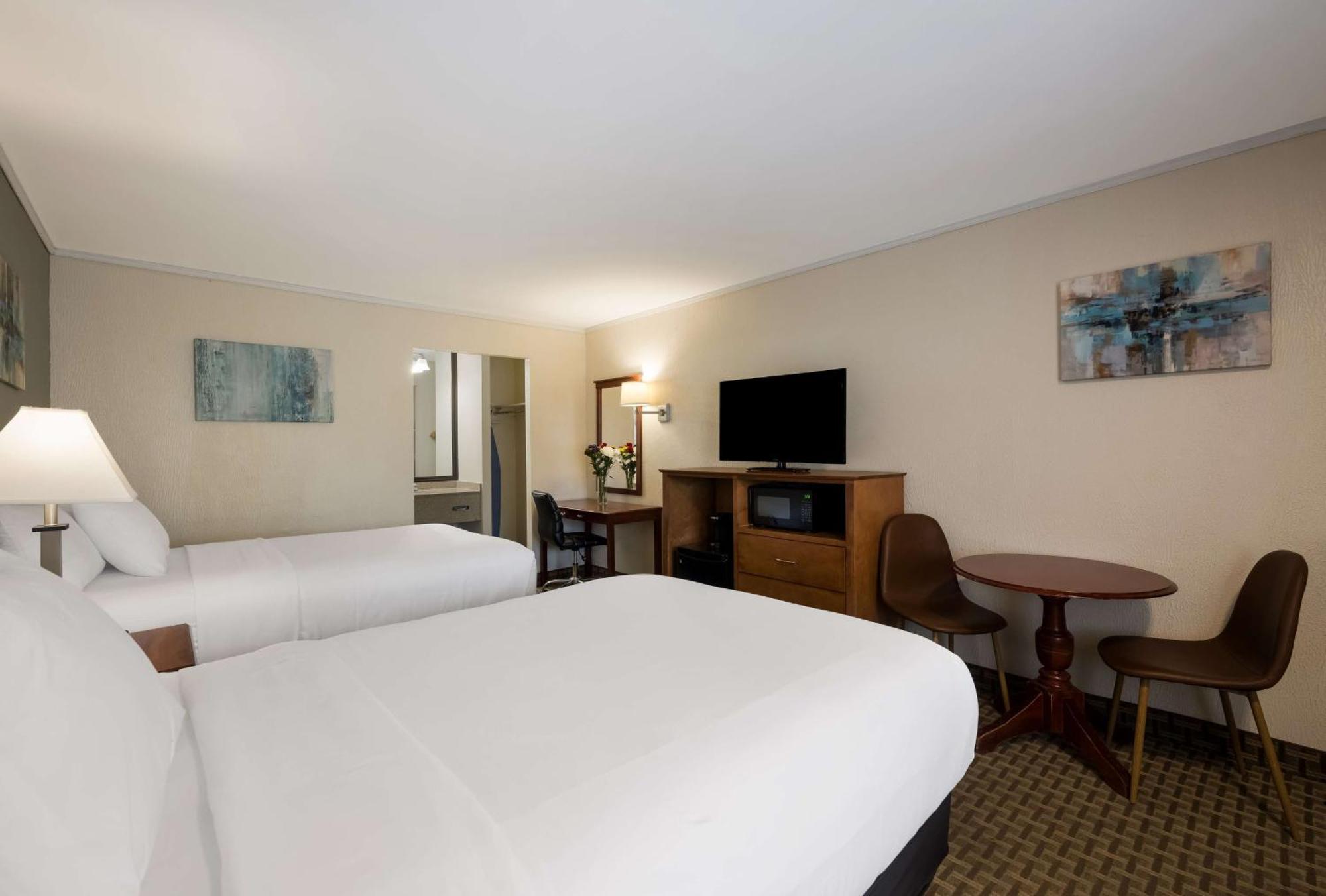 Surestay Plus By Best Western Woodbury Inn Ngoại thất bức ảnh