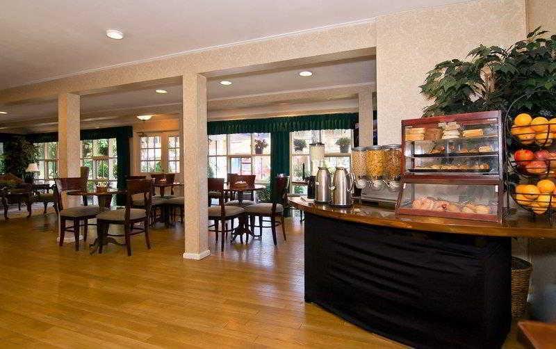 Surestay Plus By Best Western Woodbury Inn Ngoại thất bức ảnh